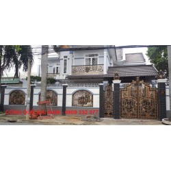 Cổng đúc đặc trọn bộ - Công trình anh Phong _Bến Cát Bình Dương